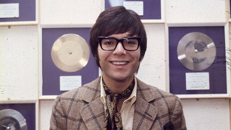 Gold- und Platinauszeichnungen en masse: Cliff Richard soll im Verlauf seiner über 60-jährigen Karriere 250 Millionen Tonträger verkauft haben.
