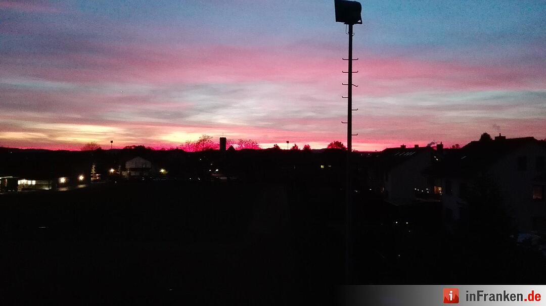 Abendrot vom 8.11.2015 - Die Bilder unserer Leser