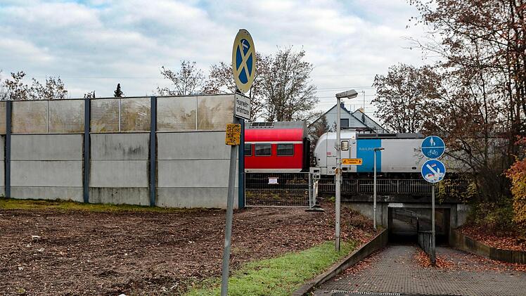 Die Bahnunterführung an der Dietrich Bonhoeffer-Straße hat eine zentrale Funktion für den S-Bahn-Halt im Stadtnorden.