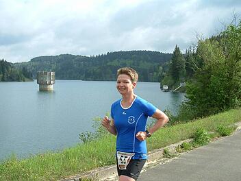 Die Neuseserin Renate Kohlmann benötigte für die Kurzdistanz über acht Kilometer nur 39:24 Minuten und siegte in ihrer Klasse souverän. Fotos: Hans Franz