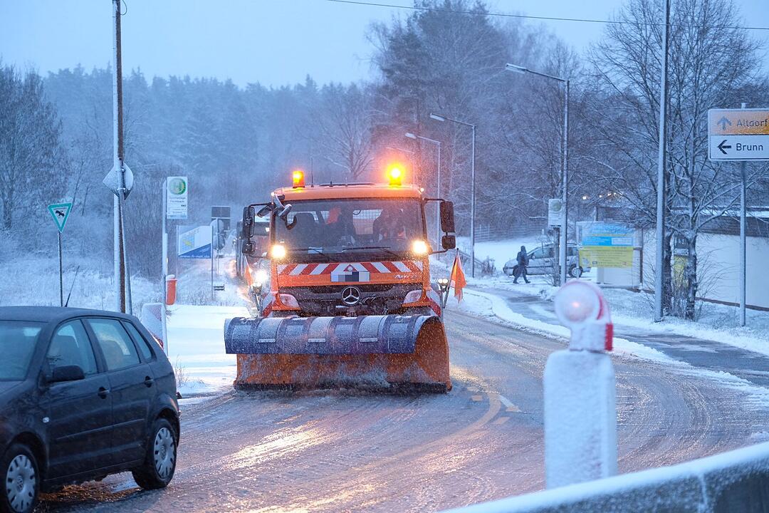 Schnee sorgt für Verkehrschaos in Franken
