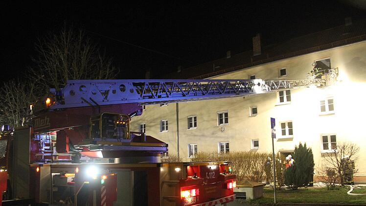 Die  Feuerwehr Kulmbach setzte bei der geheimen Löschübung eine Drehleiter ein. Foto: Sonny Adam