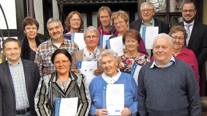 Zahlreiche VdK-Mitglieder des Ortsverbands Lautergrund wurden für lange Treue geehrt. Foto: Edwin Meißinger