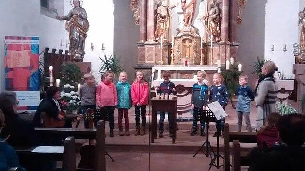 Die Oberleichtersbacher Grundschulkinder werden wieder beim Adventskonzert in der Kirche zu h&ouml;ren sein. Foto: Archiv/Birgit Frech