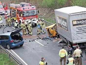 Die Unfallstelle bot ein schreckliches Bild. Foto: Michael Stelzner