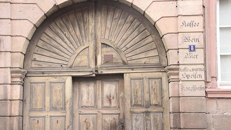 Aus dem 18. Jahrhundert stammt dieses Gebäude am Weihertor.