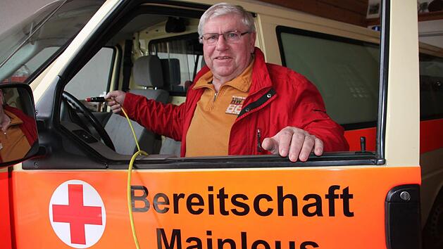 Das BRK ist sein Leben. Seit 55 Jahren h&auml;lt Gerhard Herold der Mainleuser Bereitschaft die Treue, 24 Jahre stand er sogar an der Spitze. Foto: Stephan St&ouml;ckel.