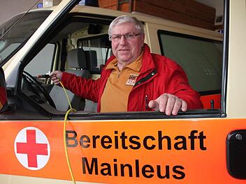 Das BRK ist sein Leben. Seit 55 Jahren hält Gerhard Herold der Mainleuser Bereitschaft die Treue, 24 Jahre stand er sogar an der Spitze. Foto: Stephan Stöckel.