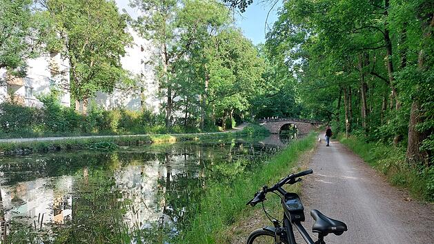 Historische Brücke am alten Kanal
