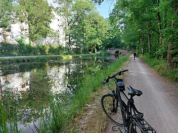 Historische Brücke am alten Kanal