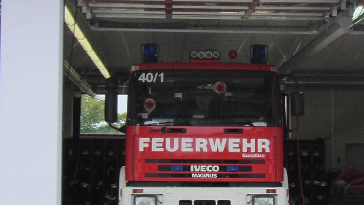 Für den aktuellen Feuerwehrfuhrpark reicht die Gebäudehöhe gerade noch aus.Foto: Gemeinde