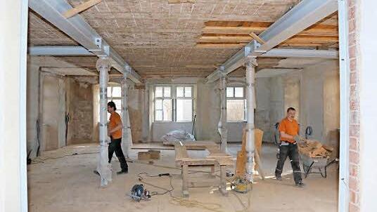 Ab September sind junge Musiker statt Handwerker tätig: Das Bild zeigt einen der werdenden Konzertsäle in der alten Propstei und künftigen Musikschule.