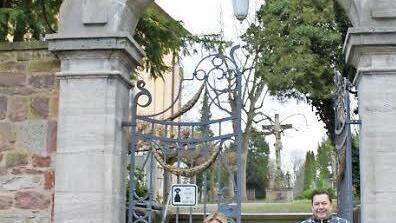 Bereits saniert: Das Eingangsportal zum Kapellenfriedhof.