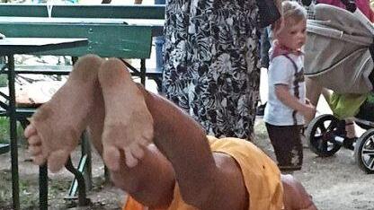 Ein Akrobat auf dem Annafest Foto: Leo Hühnlein