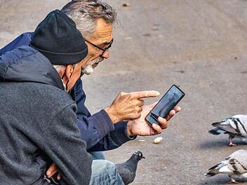 Landkreis Erlangen-Höchstadt: Älteren Menschen die digitale Welt näherbringen - Landratsamt sucht Ehrenamtliche Landkreis Erlangen-Höchstadt: Älteren Menschen die digitale Welt näherbringen - Landratsamt sucht Ehrenamtliche