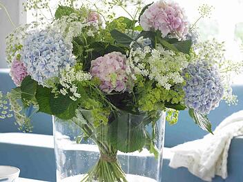 Sträuße wie dieser bleiben länger frisch, wenn man einige Tipps beachtet.  Foto: Tollwasblumenmachen.de