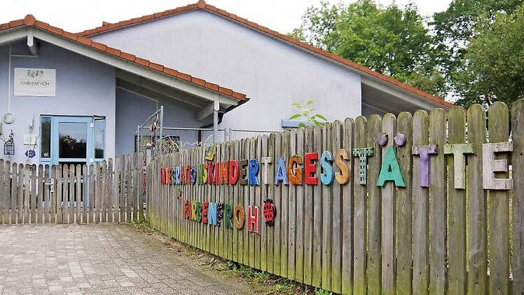 Die Pläne sind gemacht: Es wird nicht mehr lange dauern, bis die Kapazitäten im Kindergarten "Farbenfroh" in der Hans-Rollwagen-Straße mit einem Anbau deutlich erweitert werden. Foto: Berthold Köhler