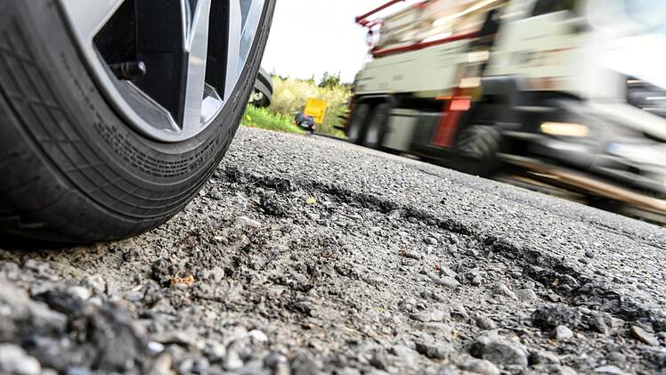 Der Fernstraßenbau in der Region kommt weiter voran. Symbolbild: Felix Kästle/dpa