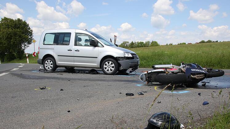 Tödlicher Verkehrsunfall an Christi Himmelfahrt auf der CO 17 Foto: Michael Stelzner