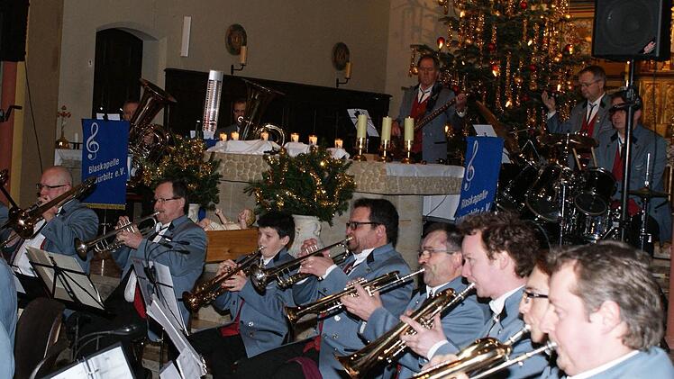 Hohes Blech mit Posaunen in der Herz-Jesu-Kirche von Schwürbitz