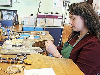 Auch nach fast 20 Jahren ist Linda Klostermann von ihrem Handwerk begeistert. Foto: Veronika Schadeck