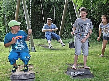 Unbeschwerte Kinder beim Sommerfest der Lebenshilfe: Wie lange wird es das noch geben? Die Zukunft der Einrichtung ist ungewiss.