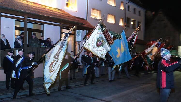 Fahnenparade Foto: Franz Galster