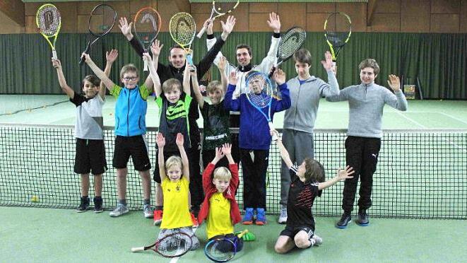 Fleißig am Werk war der Tennis-Nachwuchs aus Königsberg und Zeil beim Weihnachtsturnier. Foto: Gerold Snater