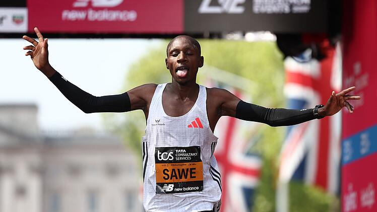 Er war auch der Sieger von London 2025: Sabastian Sawe aus  Kenia ist großere Favorit in Berlin. Er ist der aktuell schnellste Marathonläufer der Welt.