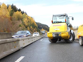Die Ortsumgehung Wallenfels ist derzeit auf Streckenabschnitten nur einspurig befahrbar. Foto: Anna-Lena Deuerling