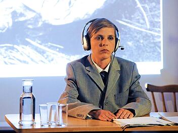 Therese Frosch als Jean-René Ruez, Chefermittler der Anklagebehörde Foto: Denis Meyer