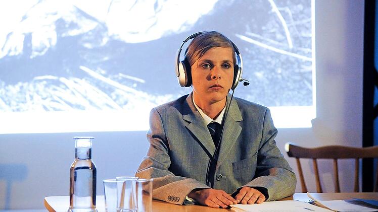 Therese Frosch als Jean-René Ruez, Chefermittler der Anklagebehörde Foto: Denis Meyer