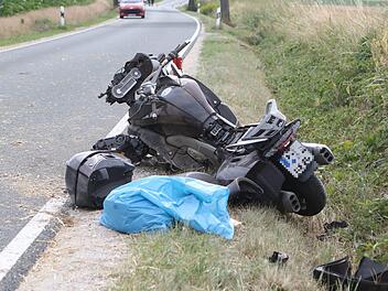 Schwere Verletzungen zog sich ein Motorradfahrer bei einem Sturz am Samstagnachmittag im Landkreis F&uuml;rth zu. Foto: News5/Friedrich