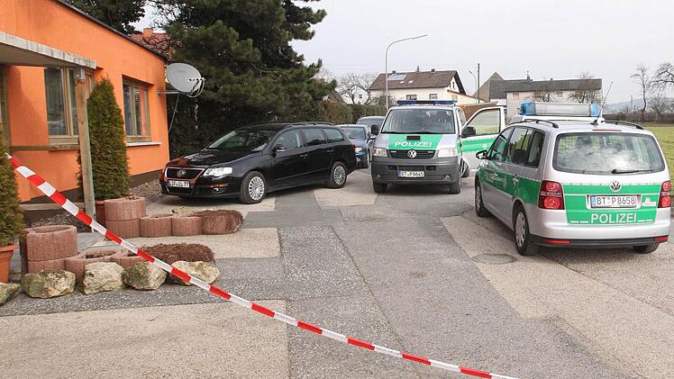 Die Polizei sperrte das Gelände rund um den Fundort ab.