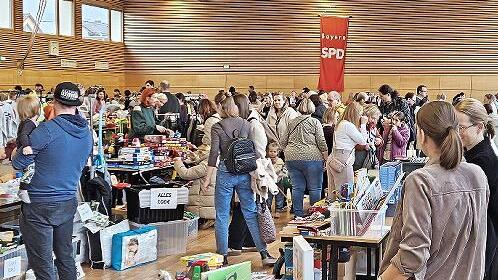 Mächtig was los war beim SPD-Kinderflohmarkt.