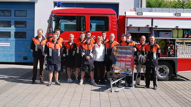Die Teilnehmer des Feuerwehr-Fitness-Abzeichen in Waldfenster