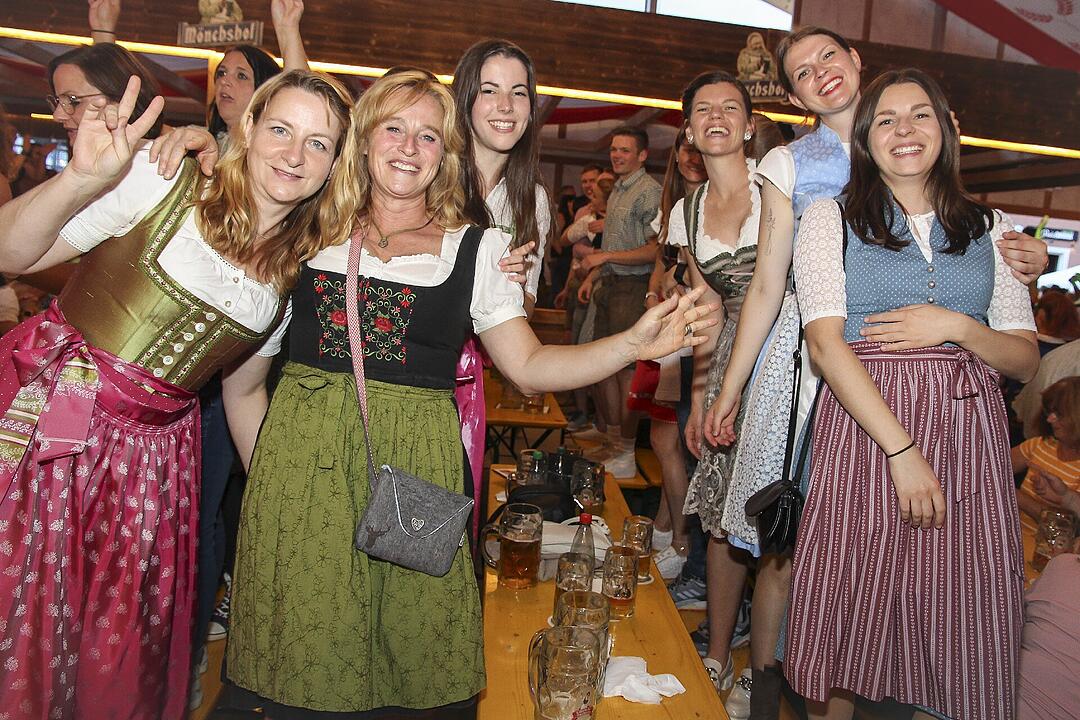 Für Partystimmung sorgten die "Stoapfälzer Spitzbuam"