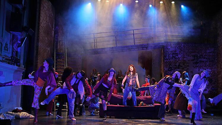 Hair" am Landestheater Coburg Foto: Henning Rosenbusch