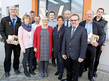 Der Kreisvorstand (v. l.): Hermann Greif, Christine Werner, Martin Heilmann, Gerhard Drutschmann, Rosi Kraus, Jörg Porisch, Anneliese Göller, Wilhelm Böhmer, Werner Nützel, Reinhard Friedrich, Thomas Müller Foto: Franz Galster