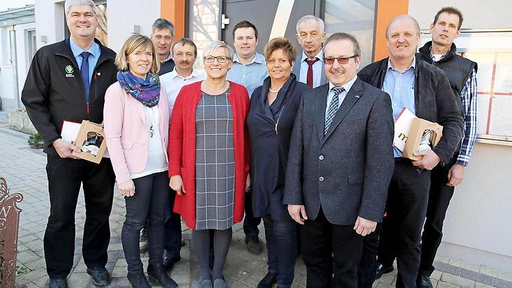 Der Kreisvorstand (v. l.): Hermann Greif, Christine Werner, Martin Heilmann, Gerhard Drutschmann, Rosi Kraus, Jörg Porisch, Anneliese Göller, Wilhelm Böhmer, Werner Nützel, Reinhard Friedrich, Thomas Müller Foto: Franz Galster