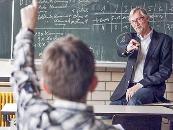 Wer einen M-Kurs besucht, bleibt an seiner Heimatschule und muss nicht mit dem Schulbus bis nach Coburg fahren.  Foto: Archiv/dpa