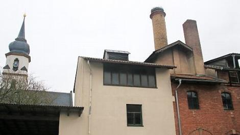 Die denkmalgeschützten historischen Gebäude wie das Brauhaus (ganz rechts) sollen erhalten bleiben. Später hinzugefügte Anbauten und Scheunen werden hingegen abgerissen. Fotos: Matthias Einwag