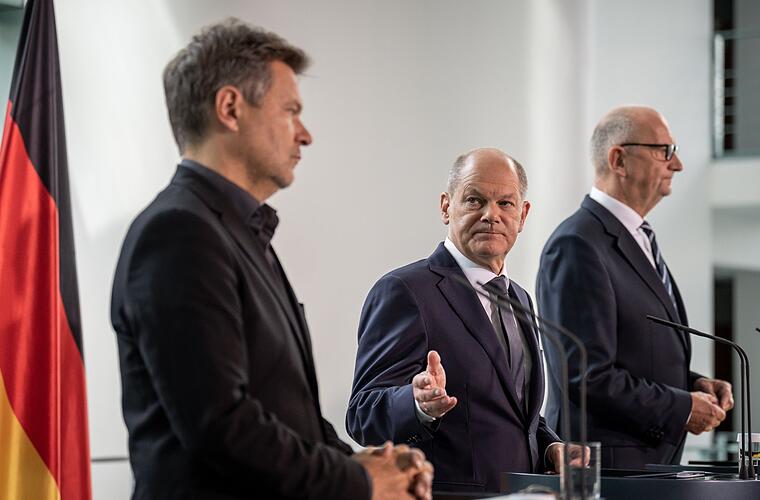 Scholz sieht Zukunft für PCK-Raffinerie - Rosneft wehrt sich