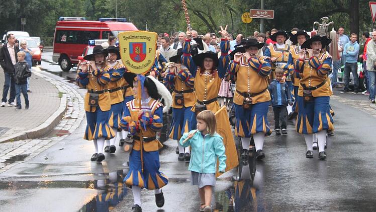 Der Spielmannszug führte den Festzug an. Foto: Michael Schulbert