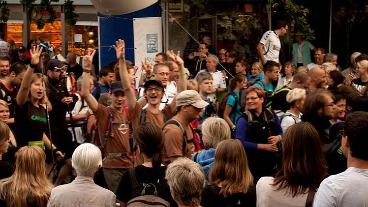 Die Begeisterung war an der Laufstrecke groß.