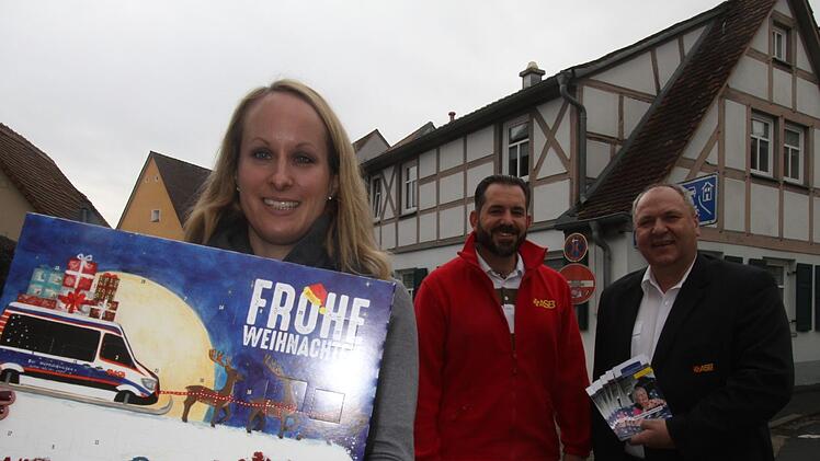 Caterina Hertweck, Christian Stöcker und Jürgen Seiermann arbeiten mit Überzeugung an dem Projekt Wünschewagen. Fotos: Michael Busch