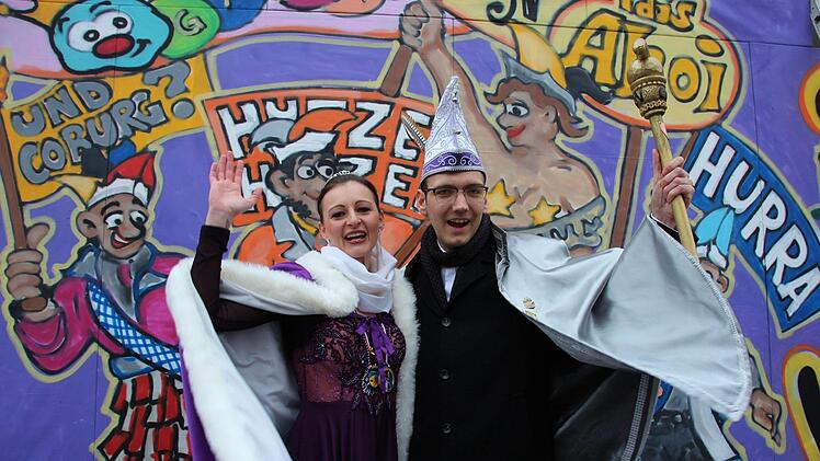 Tanzend durchs Leben: Jenny I. und Marc II.  sind das diesjährige Prinzenpaar der Coburger Narrhalla.Oliver Schmidt