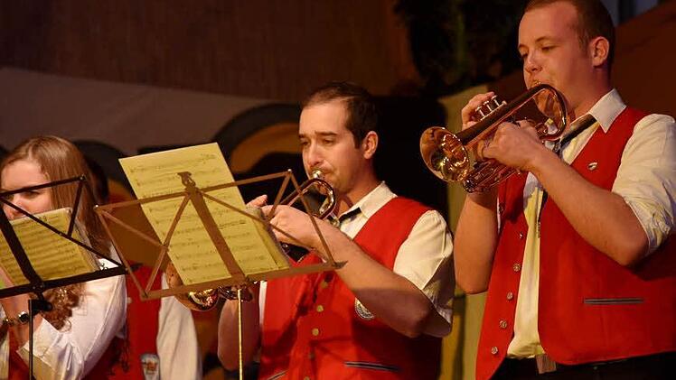 "In Harmonie vereint" mit der Blaskapelle Witzmannsberg beim 25. Freundschaftsabend Ahorn-Eisfeld Foto: Gabi Arnold