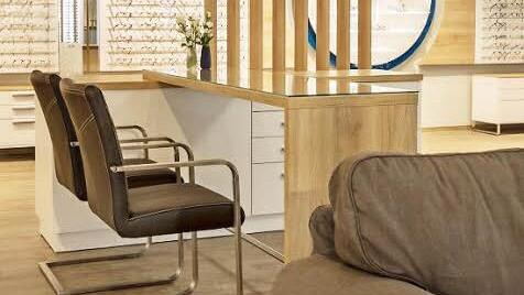 Modernes Ambiente und ganz viel Platz bietet Klingentor-Optik.Am 1. Juli wurden die neuen Geschäftsräume in der Brunnenstraße bezogen.  Fotos: Fotostudio Aub