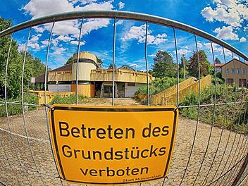 Was wird aus dem seit 2010 geschlossenen Hallenbad in Münnerstadt, dessen Abriss die  Stadtratsmehrheit 2016 beschlossen hat? In der Mitgliederversammlung des  Bürgerbad-Vereins wurde lange darüber diskutiert. Dieter Britz